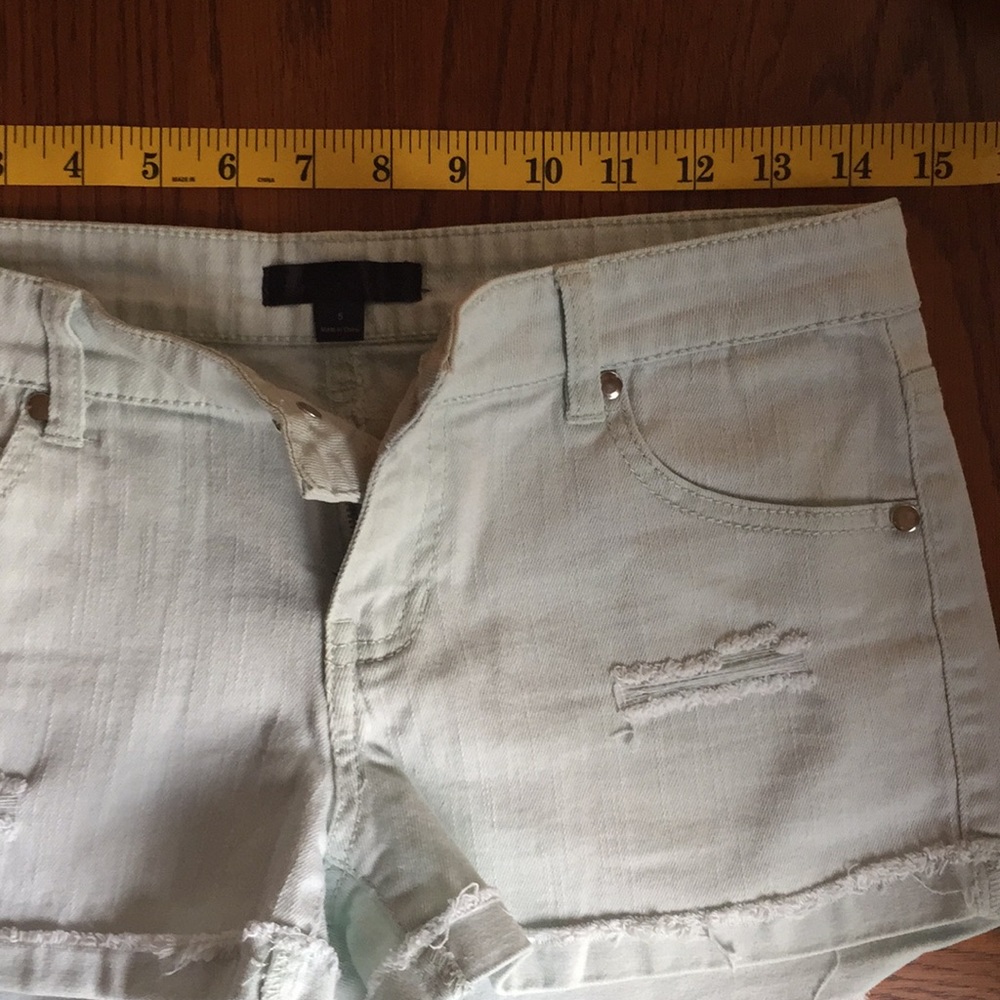 Shorts - Picture 4 of 6